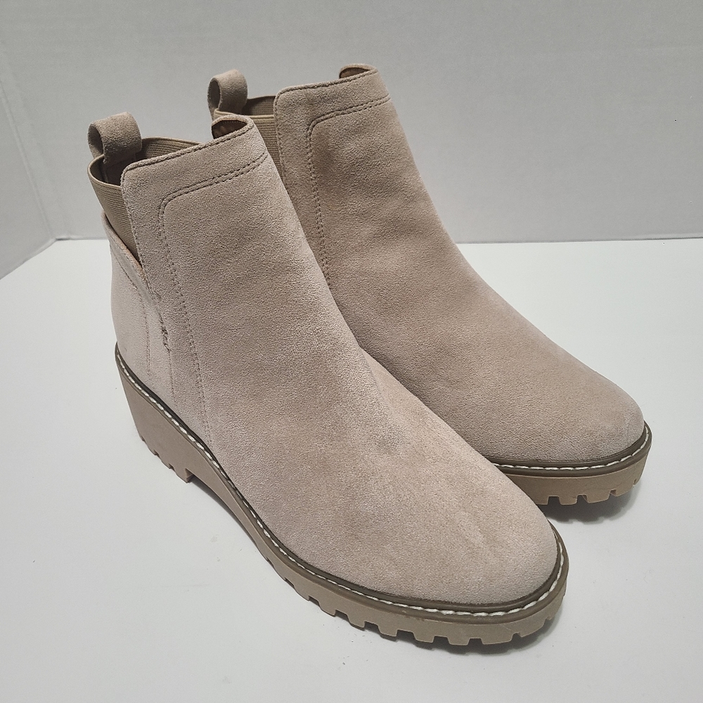 Women's Rielle Chelsea Wedge Bootie Color Dune Size 10